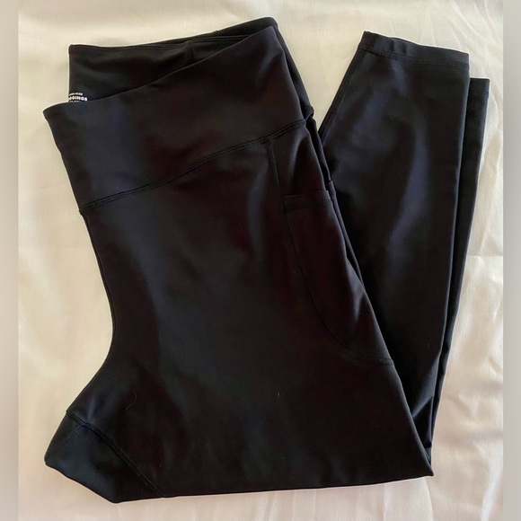 Old Navy Black 3/4 Leggings EUC Size XXL - Picture 1 of 4